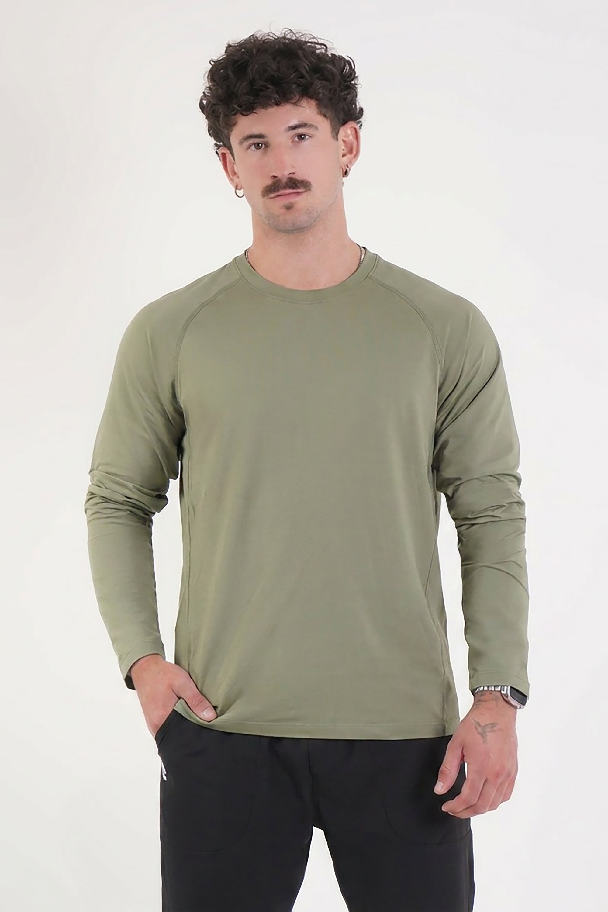 UC032 Summit Longsleeve - Moss Green