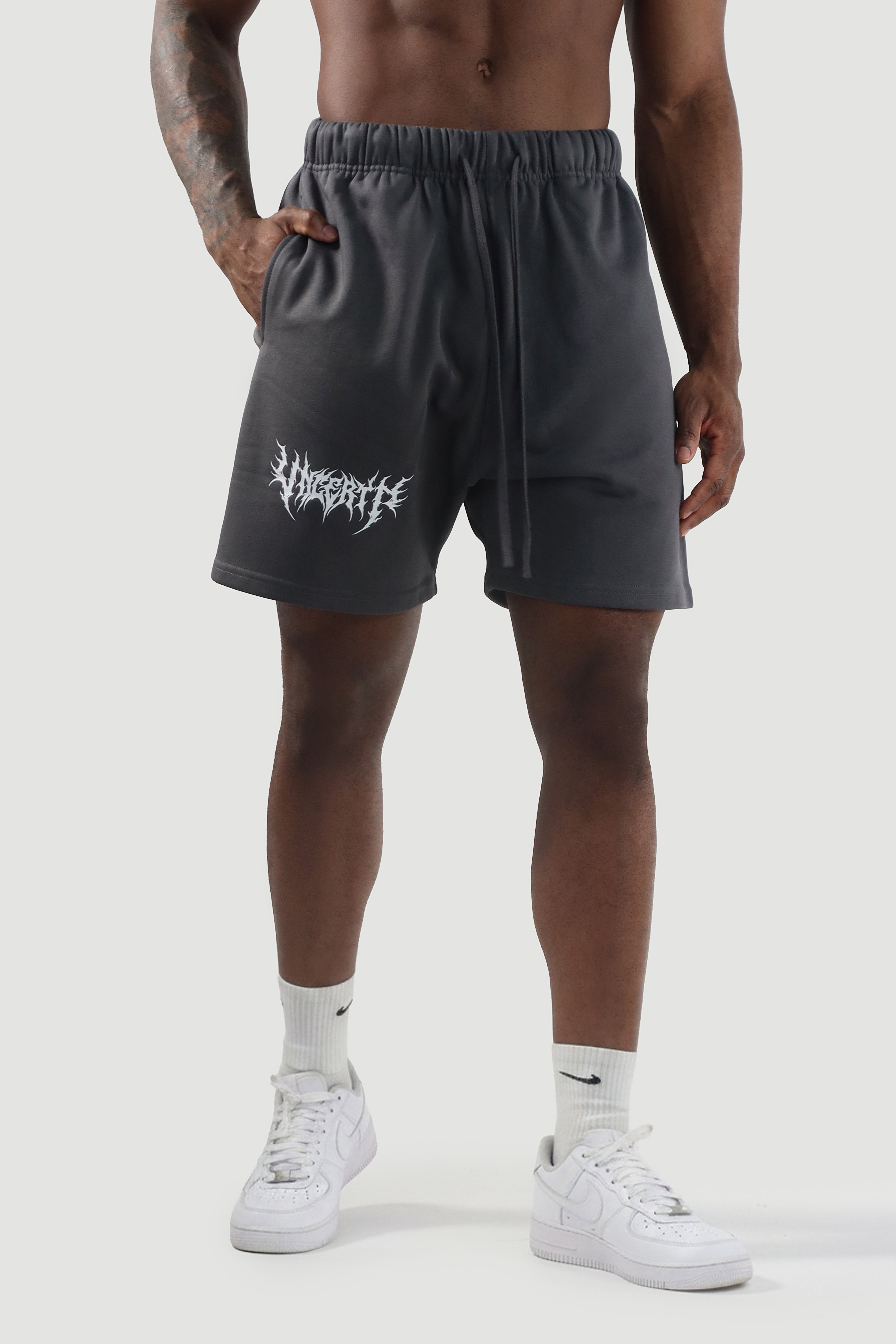 UC024 Conquer Shorts - Carbon Grey