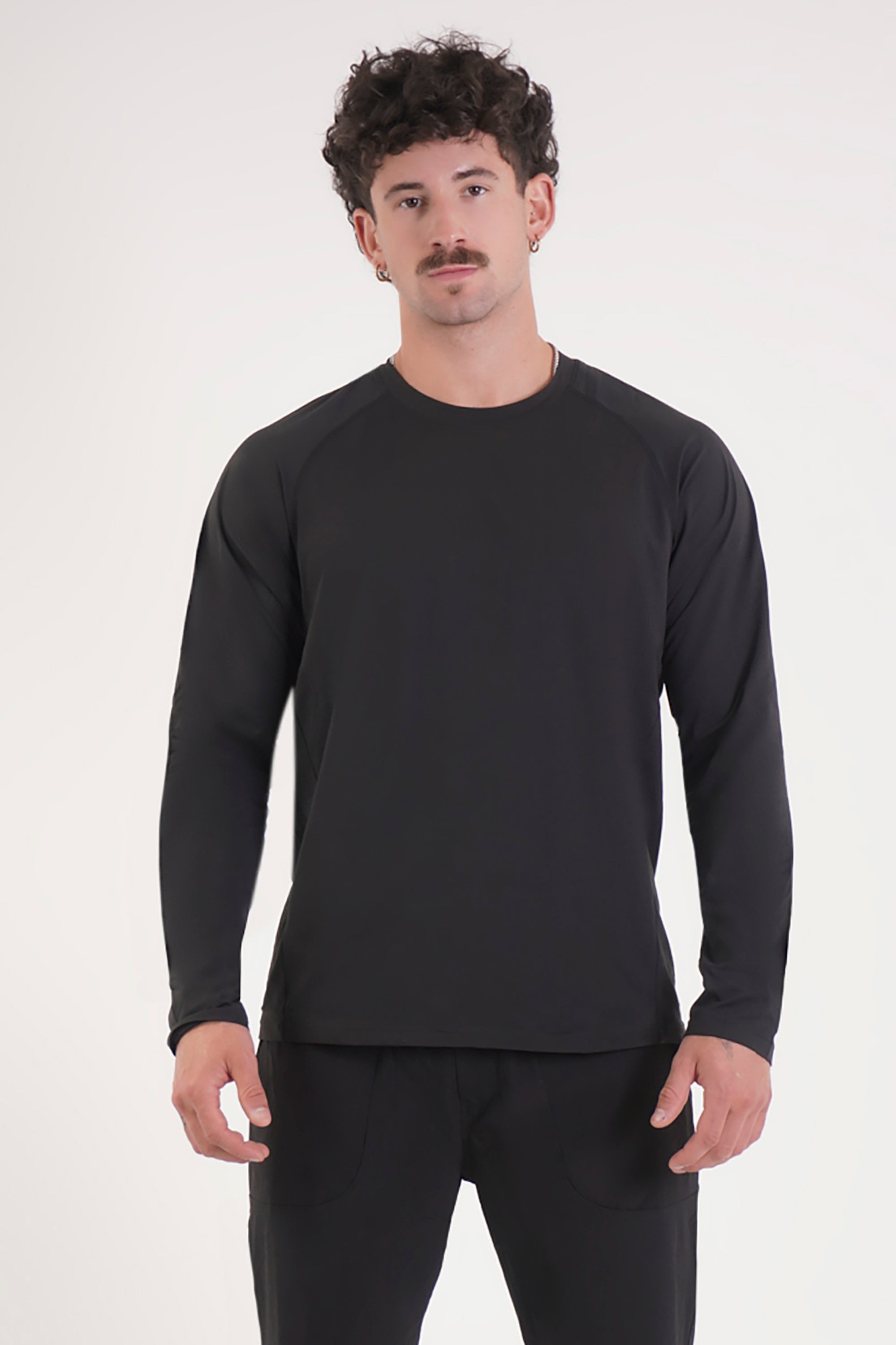 UC032 Summit Longsleeve - Black